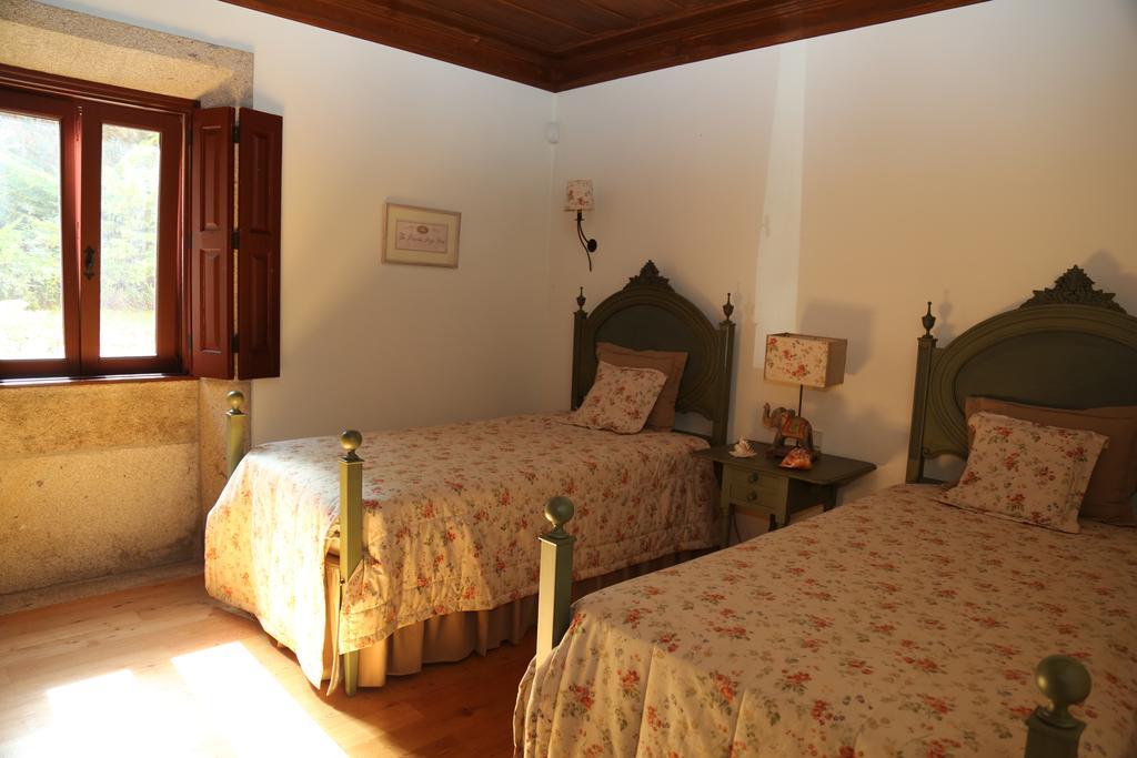 Quinta Dos Castanheiros Bed And Breakfast Ponte de Lima Room photo
